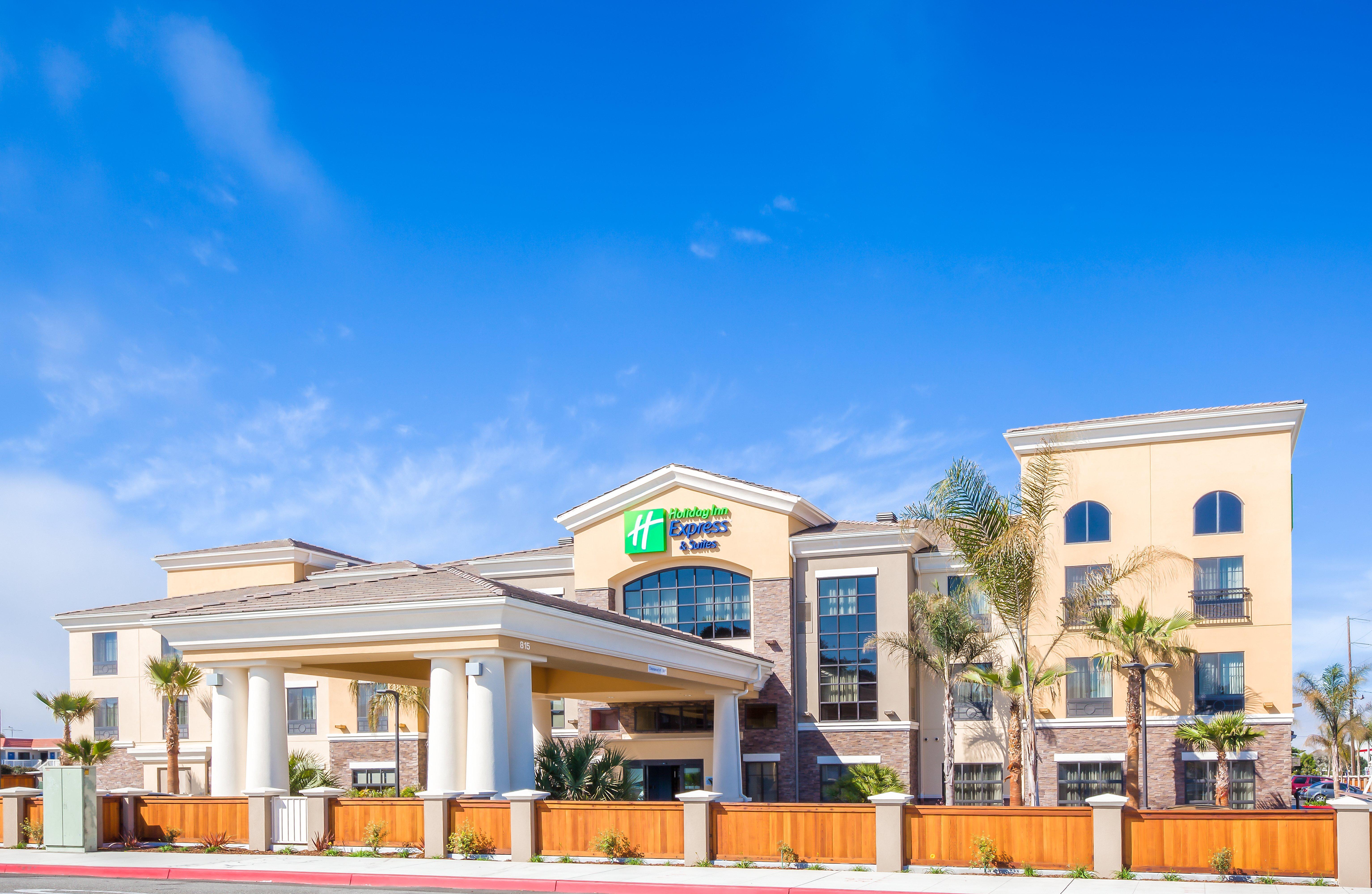 Holiday Inn Express & Suites Eureka, An Ihg Hotel Exterior photo